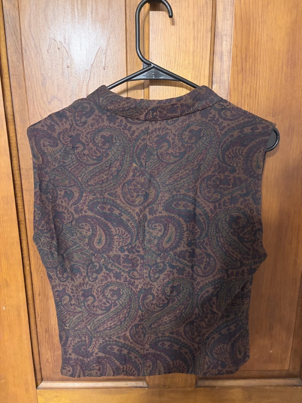 Vintage Evan Picone Paisley Button-Front Vest in Burgundy and Navy - Picture 3 of 3